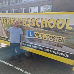 Wim voor onze lesaanhanger na het BE-examen